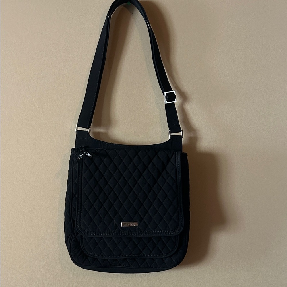 Vera Bradley Messenger Black Bag Magnetic & Zipper Closure Quilted Crossbody
